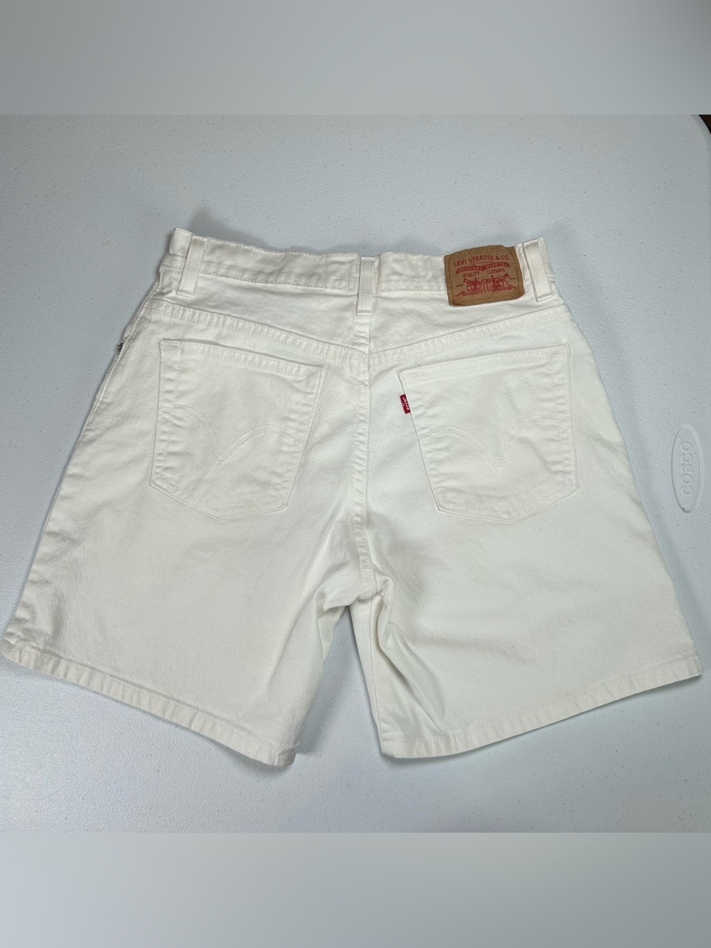 Vtg Y2K Levi’s White High Waisted Denim Shorts Stretch Jorts 8 - Picture 2 of 11